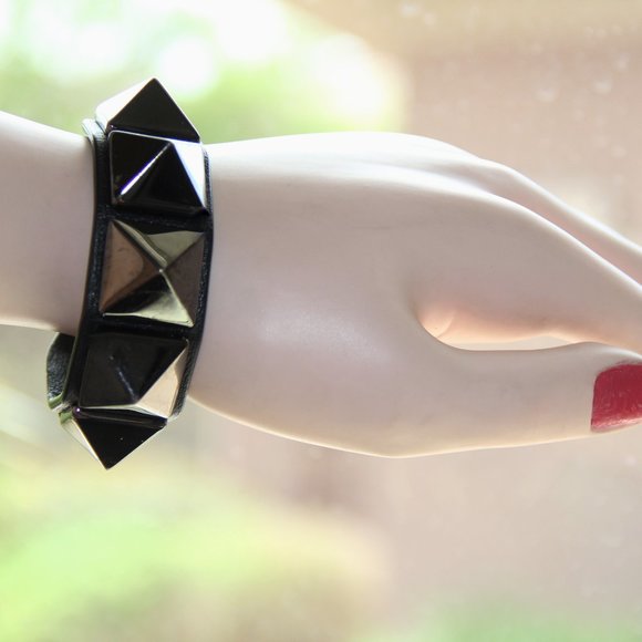 Valentino Rockstud Large Pyramid Gunmetal Leather Bracelet